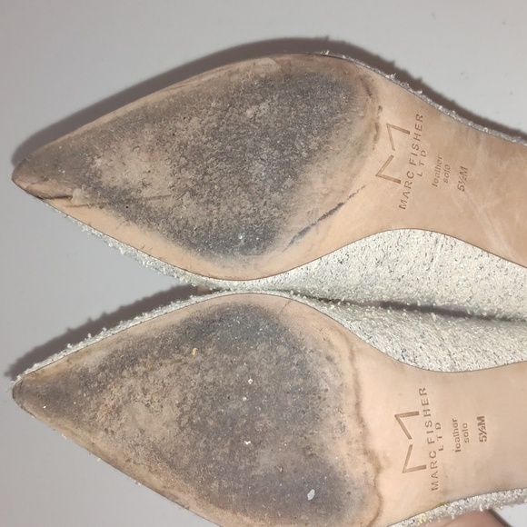 Marc Fisher Block Heel Pointy Toe Pump/ Silver Fabric Size 5.5 - Picture 8 of 10